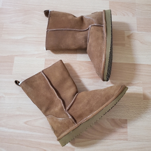 BNWOT American Eagle Brown faux fur winter boots size 5 - Picture 1 of 12